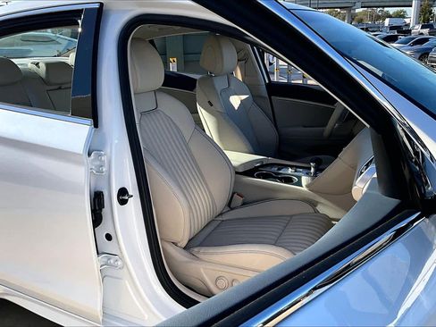 Used 2026 Genesis G70 2.5T Prestige image 9