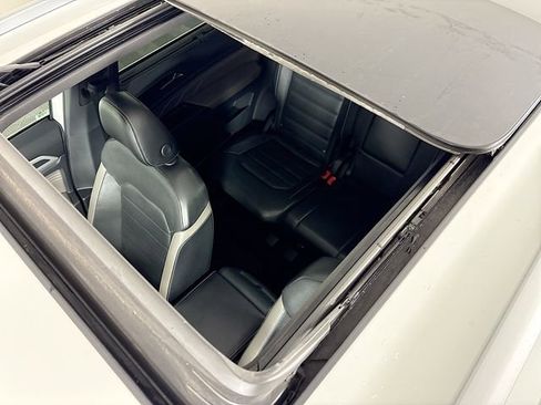 Used 2022 Volkswagen Atlas Cross Sport SEL Premium R-Line image 23