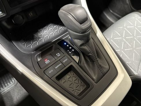 Used 2024 Toyota RAV4 XLE FWD image 17