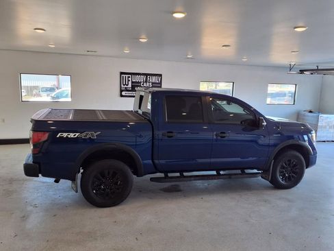 Used 2021 Nissan Titan PRO-4X w/ Pro-4x Convenience Package AWD/4WD image 19