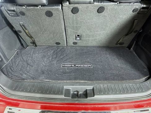 Used 2021 Toyota Highlander Limited FWD image 27