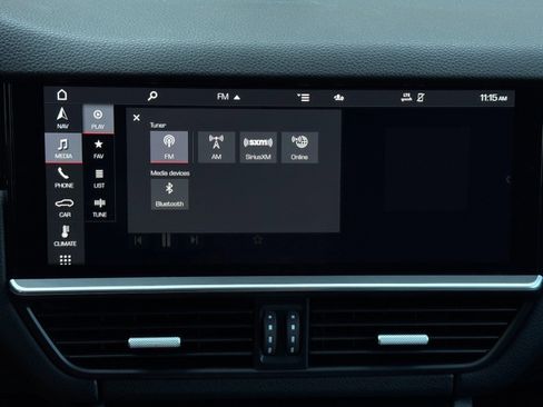 Used 2020 Porsche Cayenne image 25