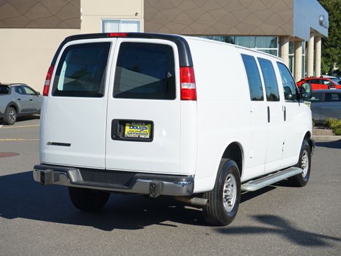 Used 2024 Chevrolet Express 2500 w/ Driver Convenience Package image 4