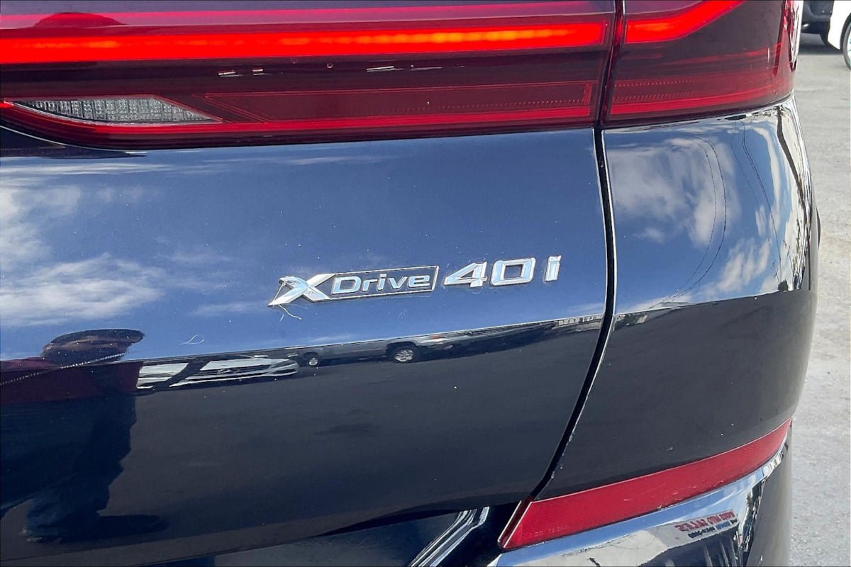 Used 2022 BMW X6 xDrive40i w/ M Sport Package AWD/4WD image 8