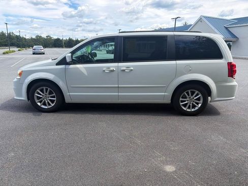 Used 2014 Dodge Grand Caravan SXT w/ Rear Park Assist Package FWD image 9
