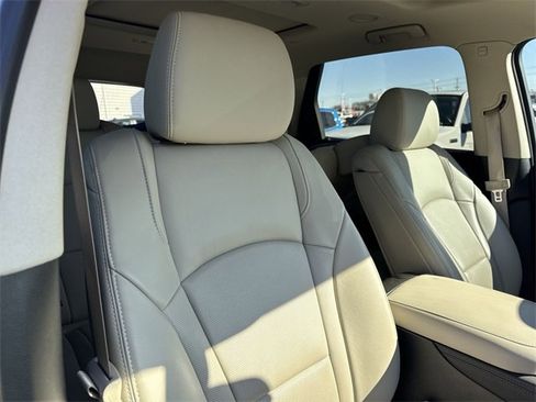 Used 2021 Buick Enclave Essence w/ Sport Touring Edition image 25