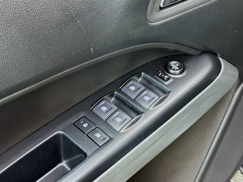 Used 2022 Chevrolet Colorado LT w/ LT Convenience Package image 17