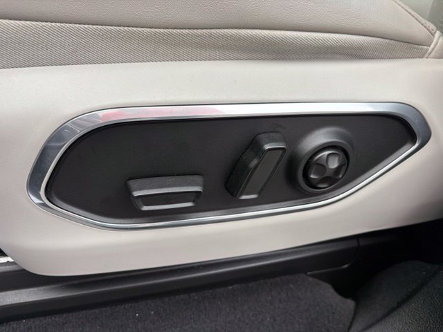Used 2023 Jeep Wagoneer Series II AWD/4WD image 25
