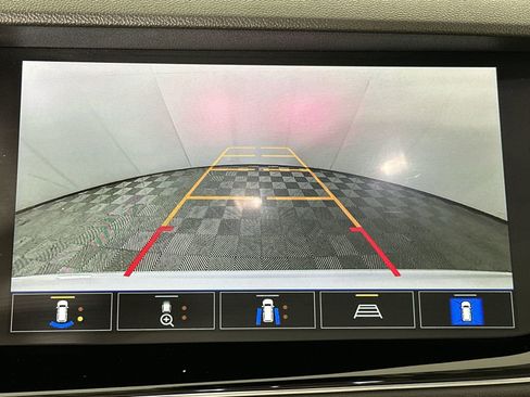 Used 2022 Buick Envision Avenir w/ Technology Package II image 17