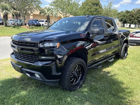 Used 2020 Chevrolet Silverado 1500 RST w/ Texas Edition AWD/4WD image 2