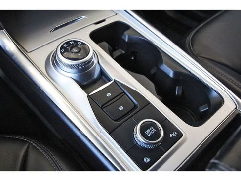 Used 2022 Ford Explorer XLT w/ Equipment Group 202A AWD/4WD image 25