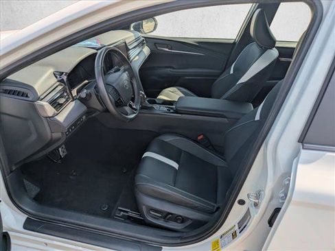 Used 2025 Toyota Camry SE FWD image 14