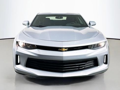 Used 2018 Chevrolet Camaro LT image 4