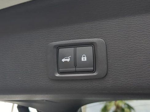 Used 2025 Mitsubishi Outlander SE FWD image 15