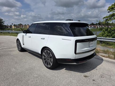 Certified 2024 Land Rover Range Rover SE AWD/4WD image 2