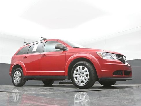 Used 2020 Dodge Journey SE image 30