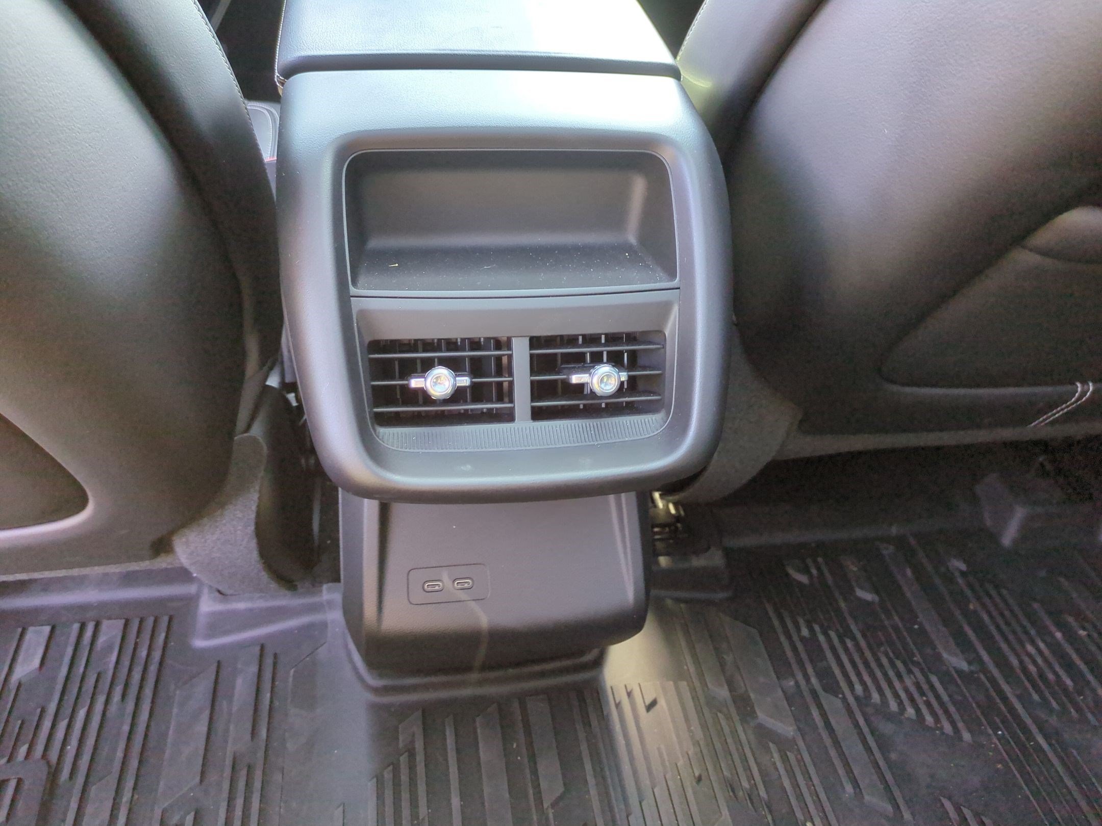 Used 2024 Cadillac Lyriq Sport w/ LPO, Floor Liner Package AWD/4WD image 28