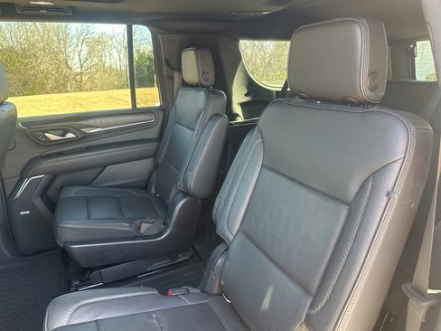 Used 2022 GMC Yukon XL Denali image 33
