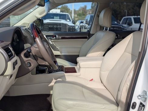 Used 2014 Lexus GX 460 image 21