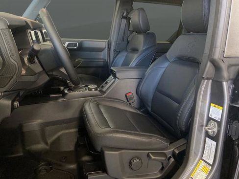 New 2025 Ford Bronco Badlands image 4