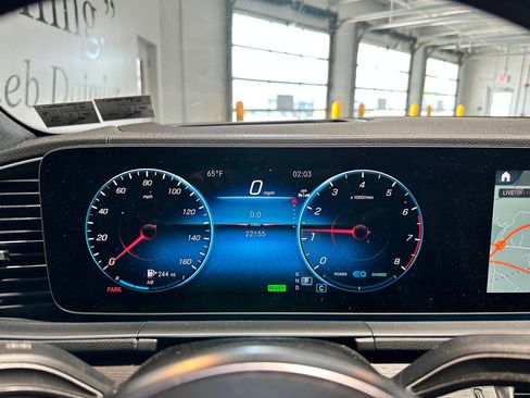 Used 2023 Mercedes-Benz GLS 450 4MATIC image 8