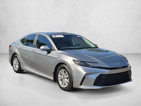 Used 2026 Toyota Camry LE w/ Convenience Package FWD image 3