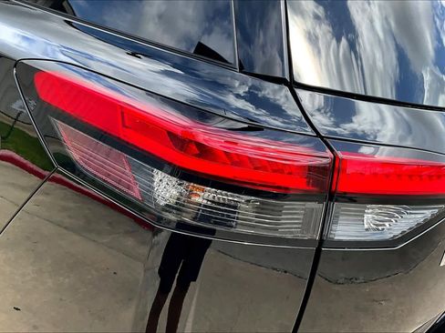 Used 2024 Nissan Pathfinder SV w/ Cargo Package image 27