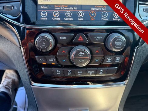 Used 2020 Jeep Grand Cherokee Altitude AWD/4WD image 27