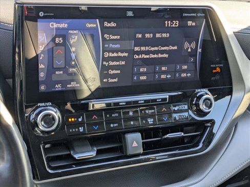 Used 2021 Toyota Highlander Limited image 14