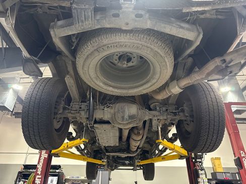 Used 2012 Ford F250 Lariat w/ Lariat Interior Pkg image 4