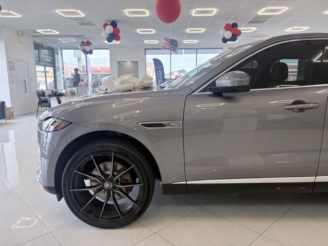 Used 2022 Jaguar F-PACE S AWD/4WD image 6