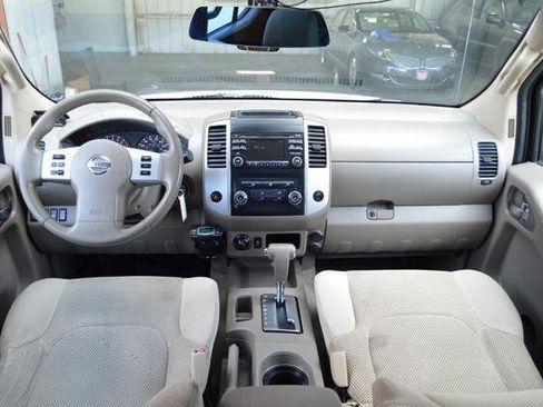Used 2013 Nissan Frontier SV image 16