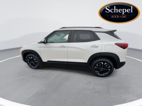 Certified 2021 Chevrolet TrailBlazer LT w/ Convenience Package FWD image 5