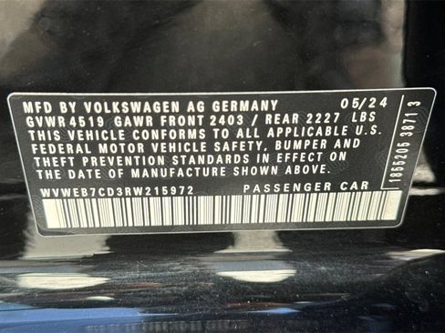 Used 2024 Volkswagen Golf R image 37