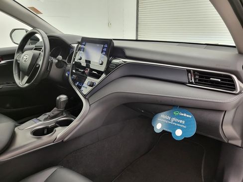 Used 2024 Toyota Camry SE image 31