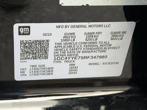 Used 2024 Chevrolet Silverado 2500 ZR2 w/ Technology Package AWD/4WD image 31