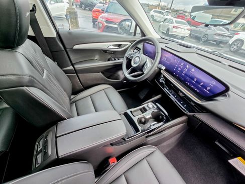 Used 2024 Buick Envision Avenir image 14