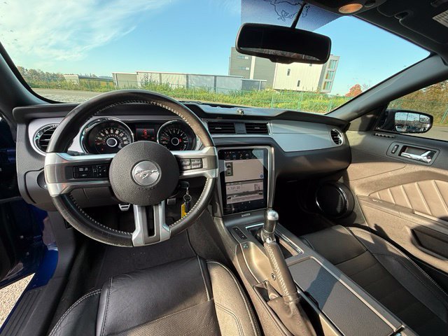 Used 2014 Ford Mustang GT Premium w/ Comfort Package RWD image 10