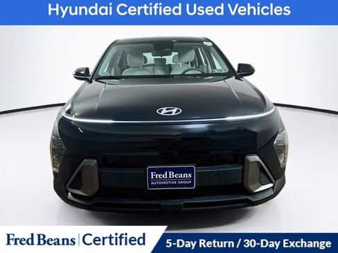 Certified 2024 Hyundai Kona SE FWD image 2