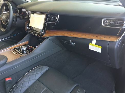 Used 2024 Jeep Grand Wagoneer Series III w/ Rear Seat Video Group 1 AWD/4WD image 21