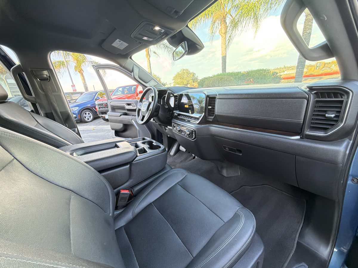 Used 2024 GMC Sierra 1500 SLT AWD/4WD image 17