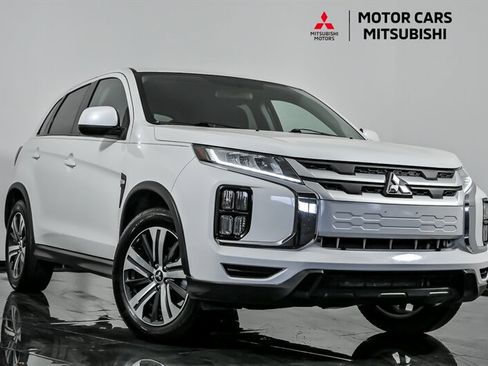 Used 2020 Mitsubishi Outlander Sport ES FWD image 1