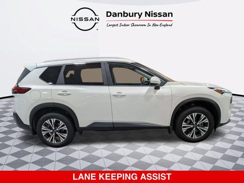 Used 2023 Nissan Rogue SV w/ SV Premium B Package AWD/4WD image 2