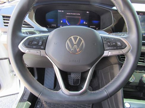 Used 2022 Volkswagen Taos SE image 25