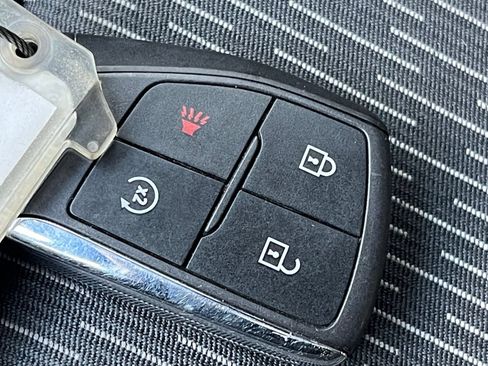 Used 2025 Chevrolet Equinox LT FWD image 28