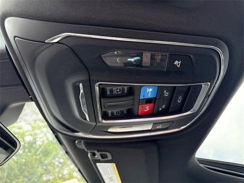 New 2025 Jeep Grand Cherokee L Altitude image 27