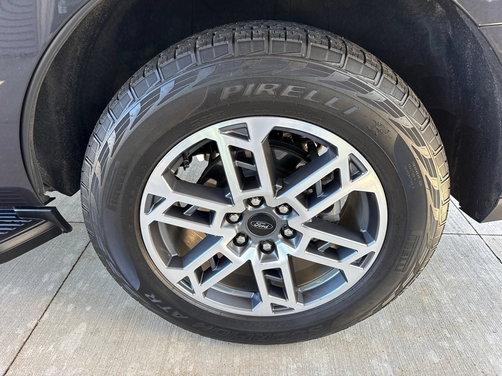 Used 2025 Ford Expedition Active AWD/4WD image 19
