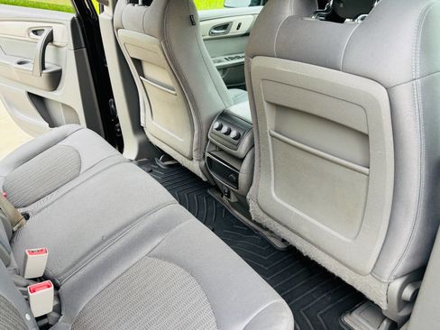 Used 2015 Chevrolet Traverse LT image 22
