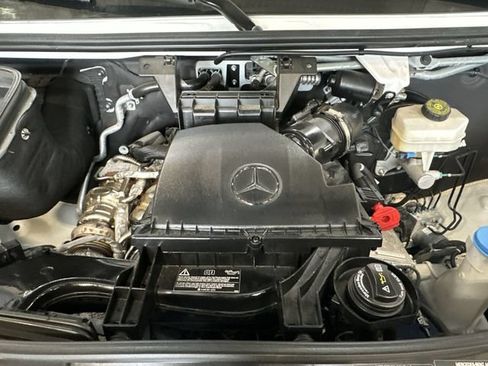 Used 2025 Mercedes-Benz Sprinter 2500 image 18