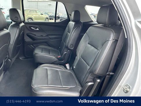 Used 2021 Chevrolet Traverse LT image 12
